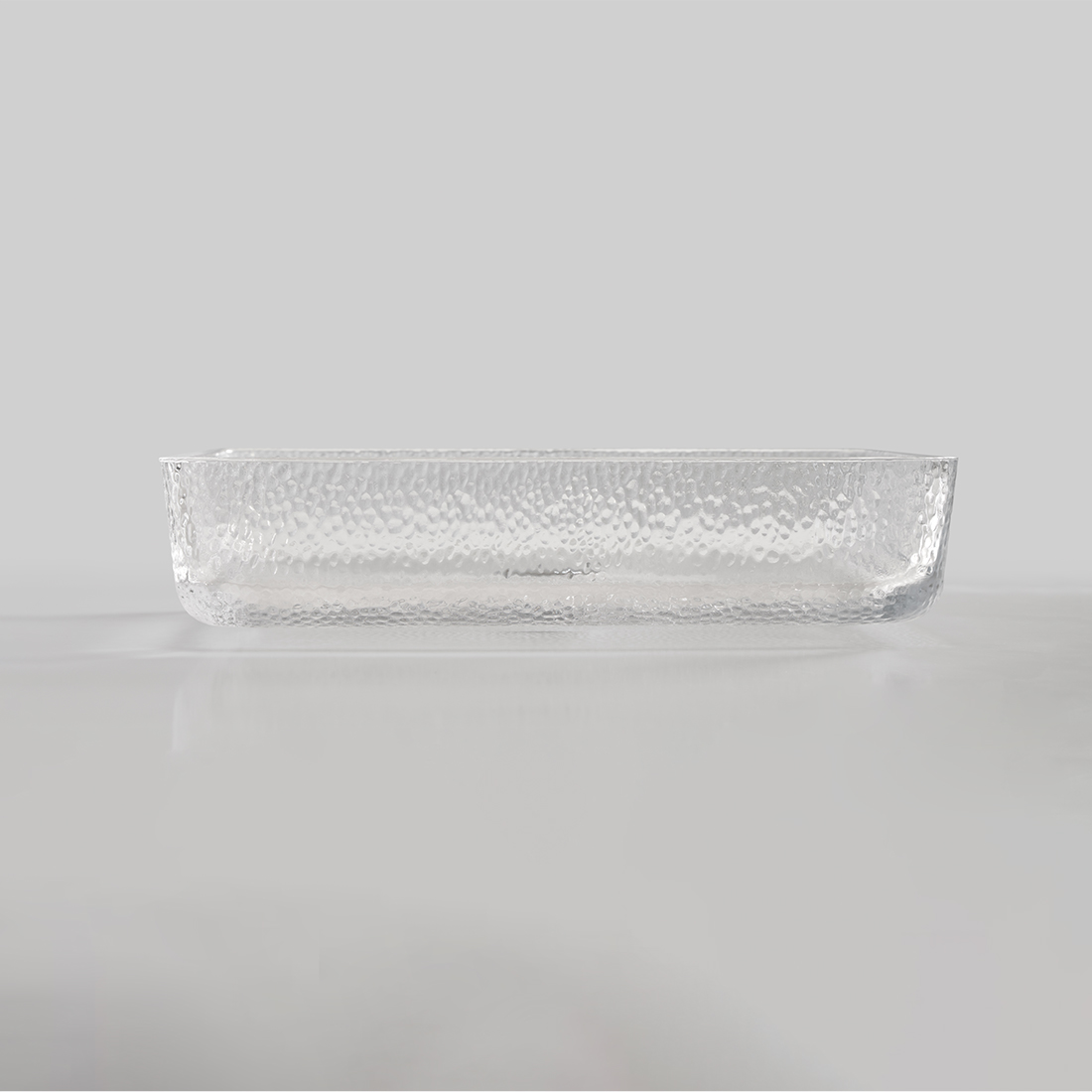 Lavabo de vidrio Cerazul modelo Cronos. Lavabo sobre encimera rectangular.